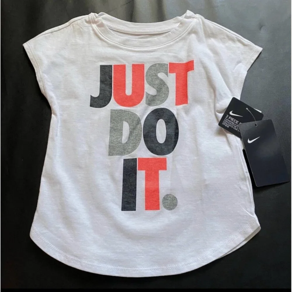 NWT Nike Athletic Set Girls size 2T